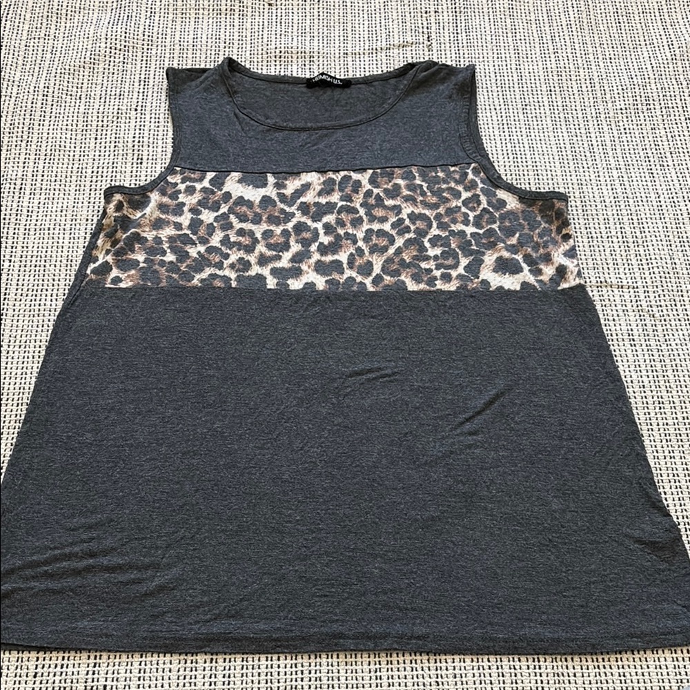 Heimish USA Gray Leopard Print Women's Tank Top SZ Small